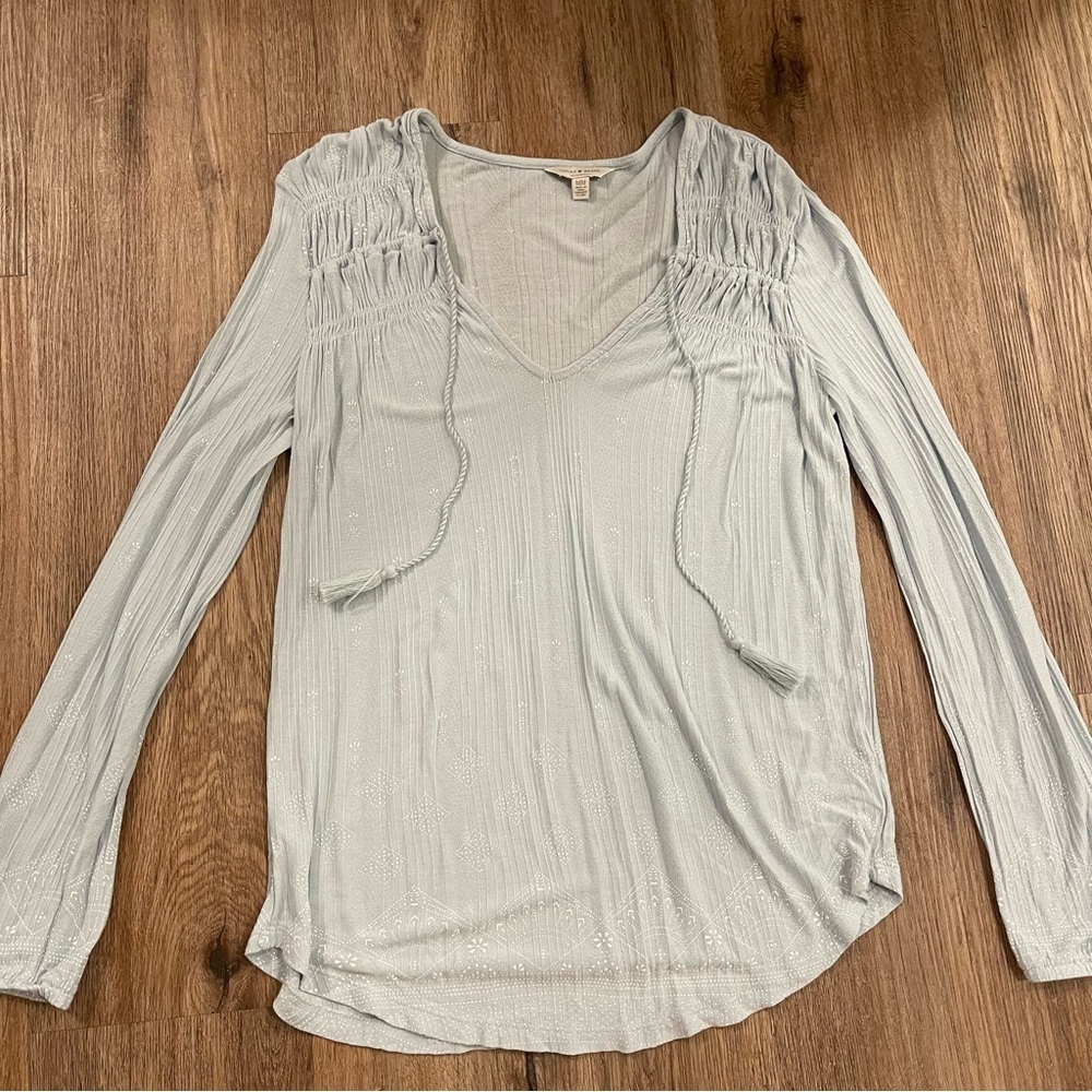 Lucky Brand Tunic Top Women’s M Tasseled V Neck Elastic Long Sleeve Pastel Blue